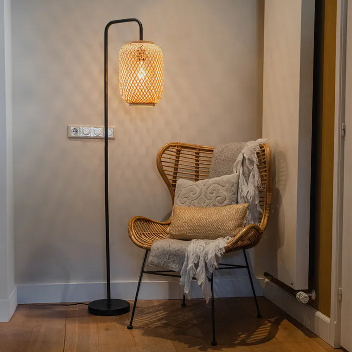 Oosterse vloerlamp zwart met bamboe - Yvonne - ThatLyfeStyle