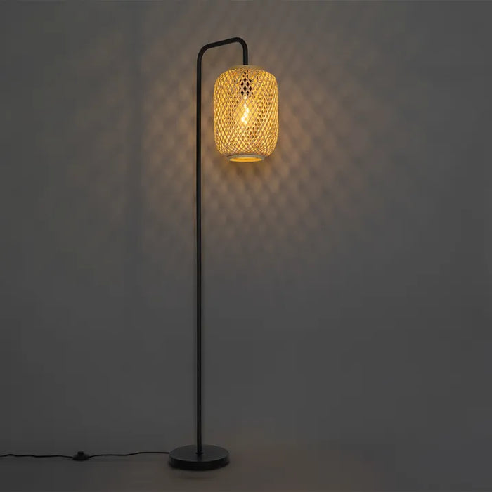 Oosterse vloerlamp zwart met bamboe - Yvonne - ThatLyfeStyle