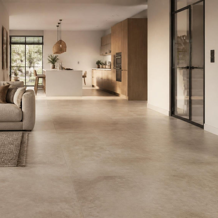 Ruime woonkamer met open keuken en een stijlvolle tegelvloer in rustige luxe woonstijl