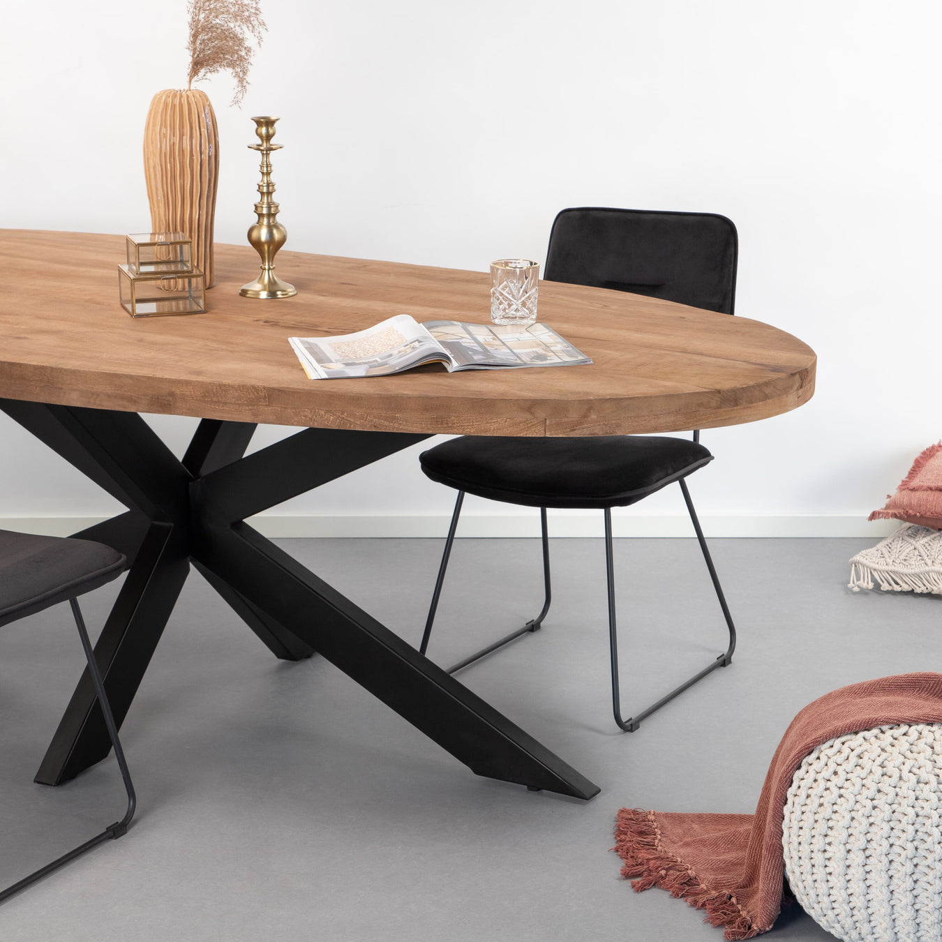 Mangohouten eettafel als representatieve collectieafbeelding voor mangohouten meubels