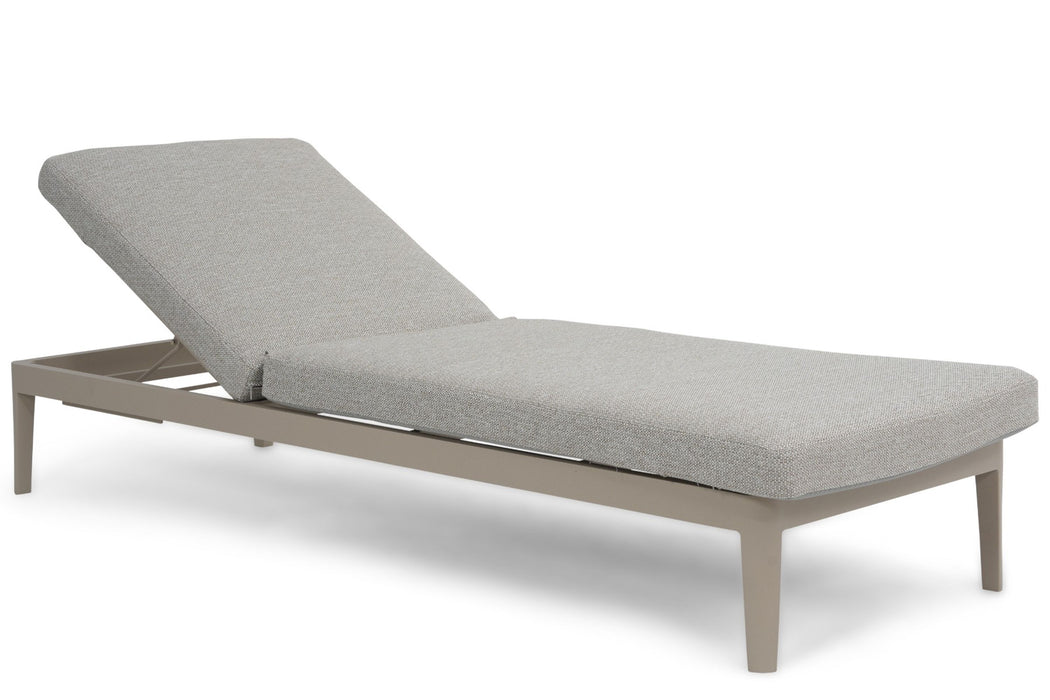 Lifestyle Mateo ligbed met kussen loft/sandy