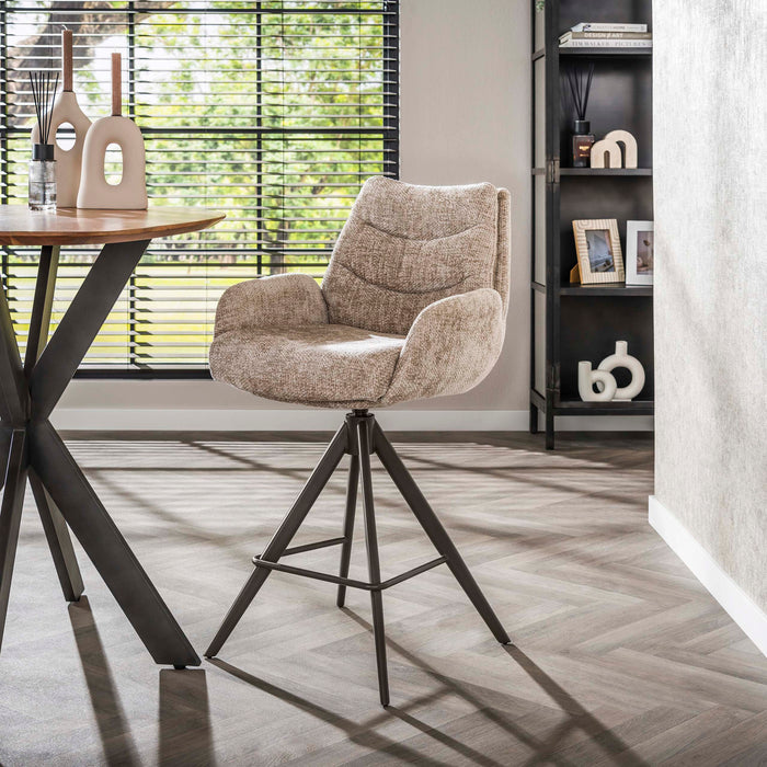 LifestyleFurn Draaibare Barstoel Kristee Chenille - Zand/Bruin (zithoogte 67cm)