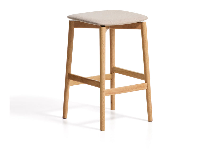Kave Home Barkruk Evera Chenulle en eiken - Beige/Naturel (zithoogte 67cm)