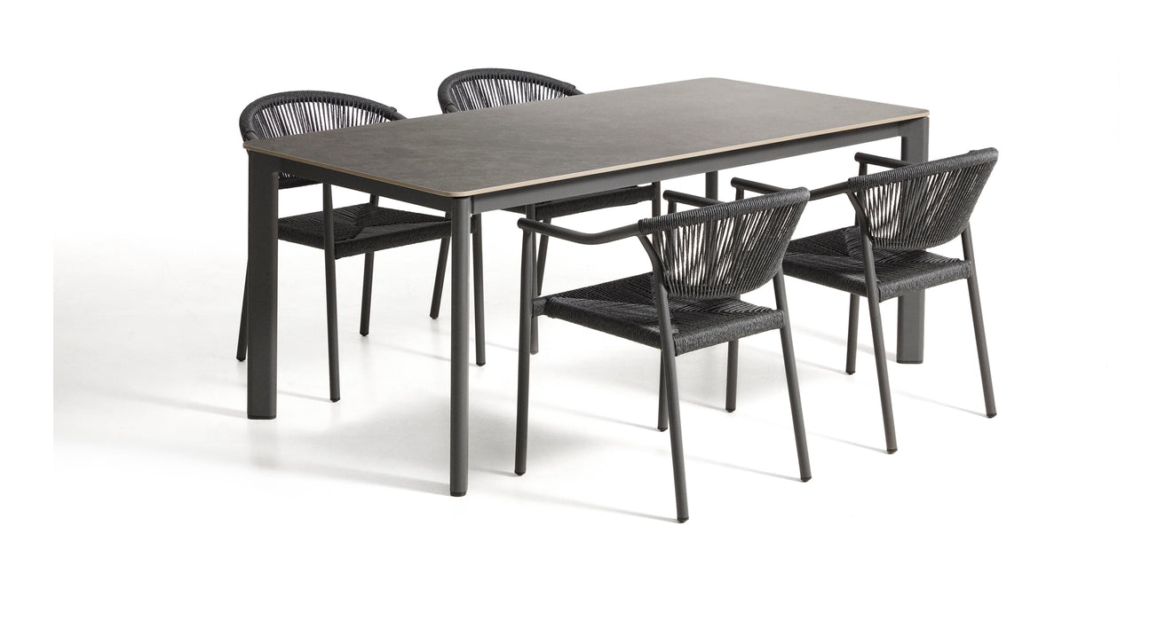 Kave Home Tuinset Anafi Met Anafi tuintafel en 4 Livadia stoelen, 180 x 90cm - Grafiet