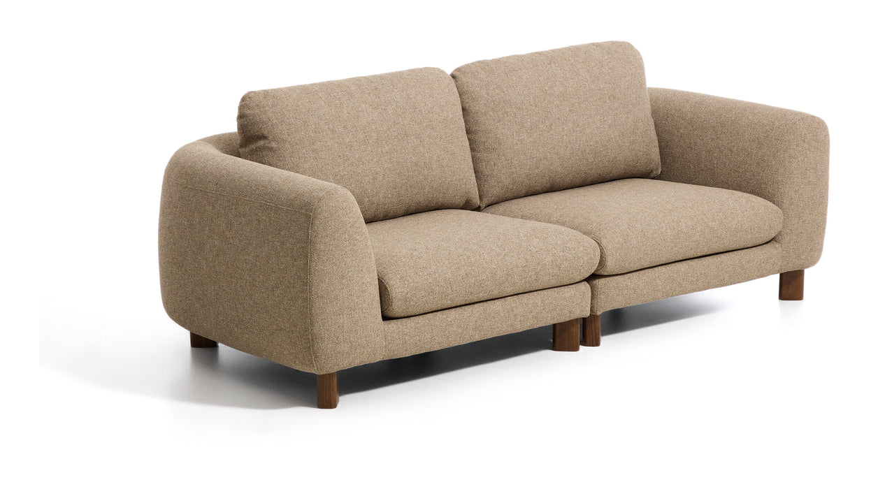 Kave Home 3-zits Bank Vera 230cm, Structuurstof en bruine poten - Lichtbruin