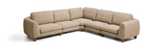 Kave Home Hoekbank Vera 330cm, Structuurstof en bruine poten - Lichtbruin