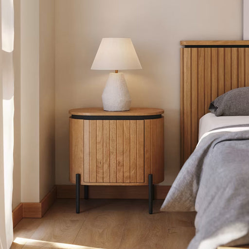 Kave Home Nachtkastje Licia Mangohout, Met 1 deur - Naturel - Japandi