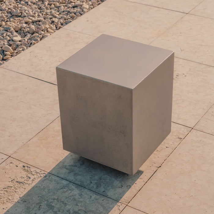 Kave Home Bijzettafel Rustella Cement, 35 x 35cm - Grijs - Vierkant - ThatLyfeStyle