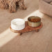 Kave Home Voerbak Dumbi Set van 2 stuks, Keramiek, Met houten standaard - Naturel - ThatLyfeStyle