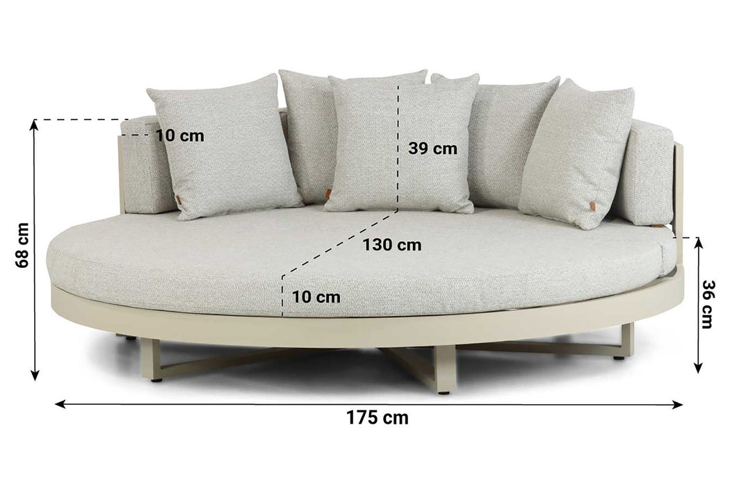 Santika Lakeview daybed