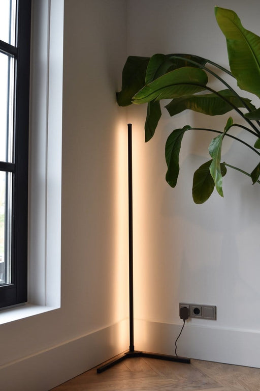 Calex Slimme LED Vloerlamp - Wifi Hoeklamp Staand - Sfeerverlichting Dimbaar RGB en Wit Licht - App en afstandsbediening - ThatLyfeStyle