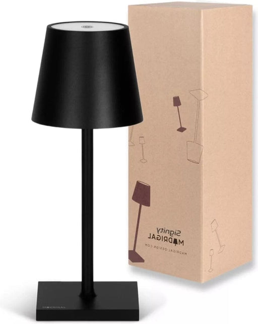 Signity® Mini Oplaadbare Tafellamp - Tafellamp Slaapkamer En Woonkamer - Draadloze Tafellamp Voor Binnen en Buiten - Draadloze Tafellamp op Batterijen- Tafellamp Oplaadbaar - Tafellamp Zwart - 26cm - ThatLyfeStyle